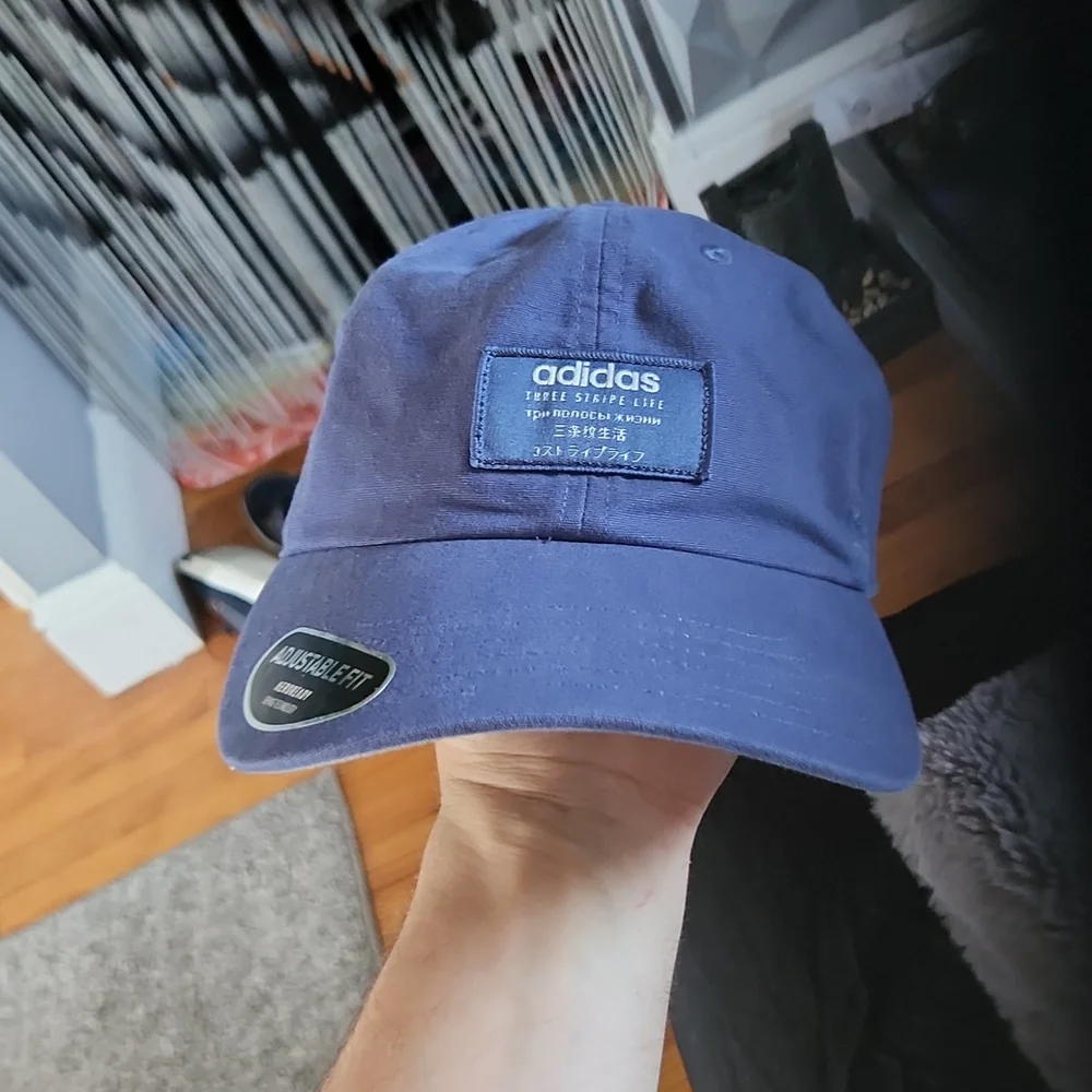 Adidas hat - Picture 1 of 4